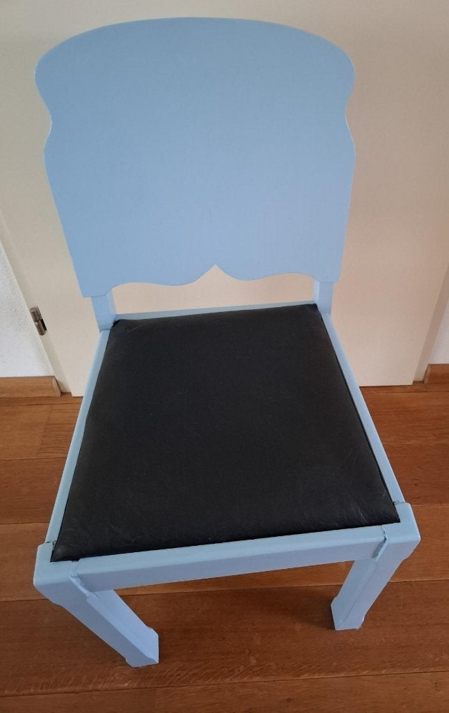 Oude stoel in nieuwe kleur, Gebruikt, Zwart, Eén, Ophalen