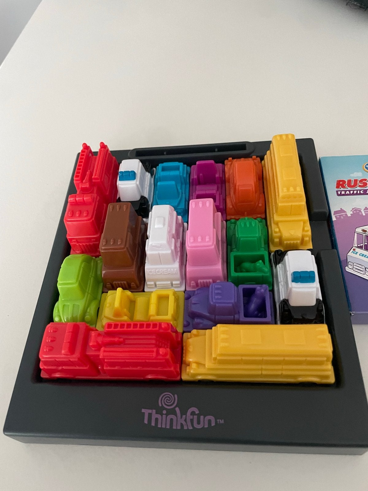 Thinkfun Rush Hour Jr. Verkeersopstopping Logica Spel, Een of twee spelers, Ophalen of Verzenden, Zo goed als nieuw