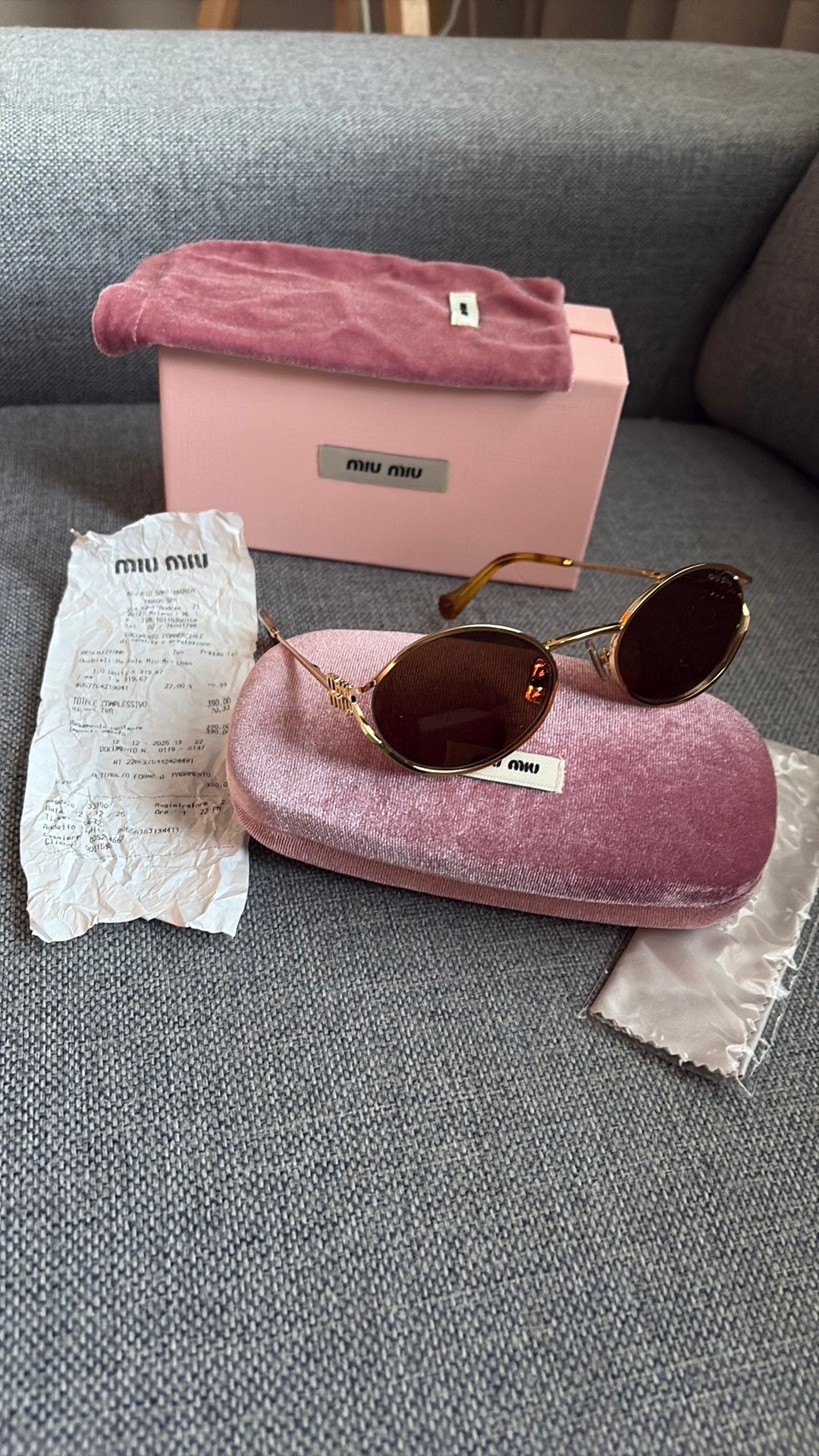 Miu miu logo goud zonnebril 52YS, Ophalen of Verzenden, Zo goed als nieuw, Overige merken