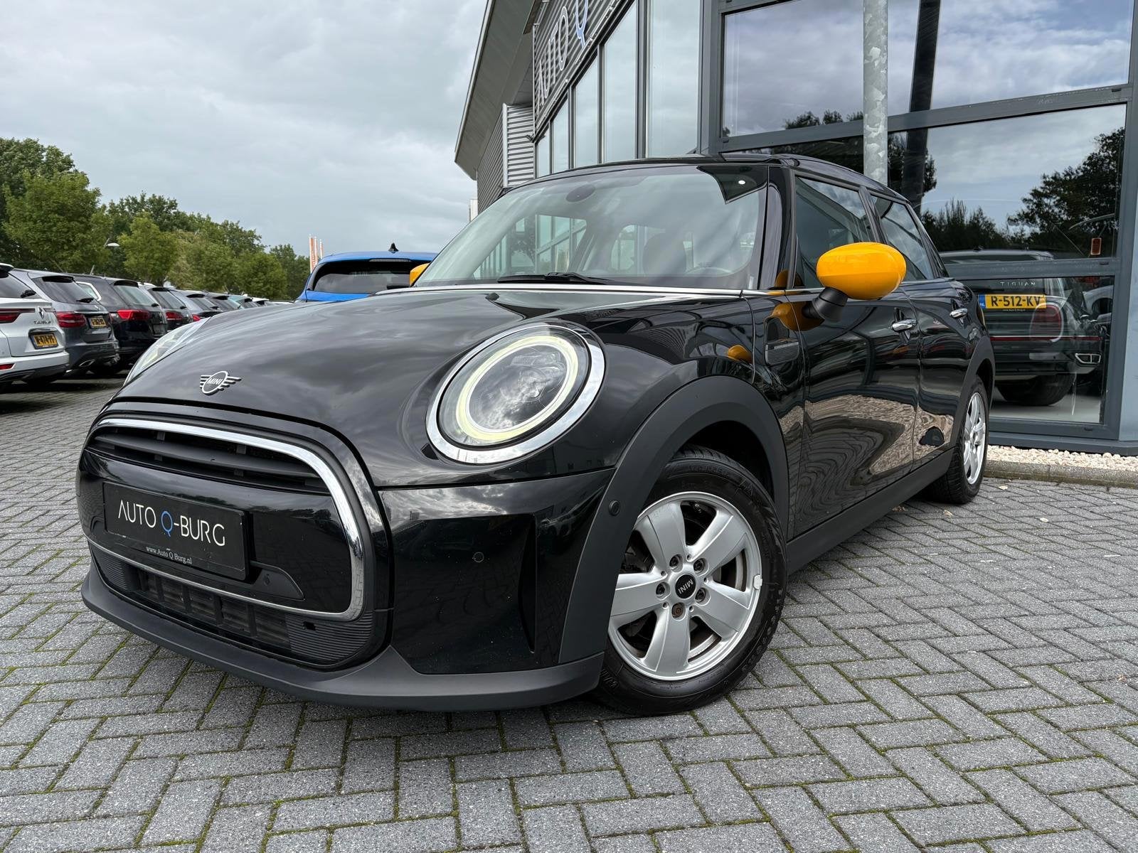 Mini 5-Deurs 1.5 One | Airco | Navi | LMV | PDC | LED | Deal, Voorwielaandrijving, Dealer onderhouden, Gebruikt, Bedrijf