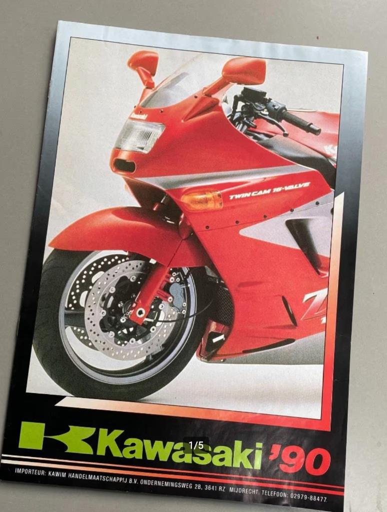 KAWASAKI brochure met alle modellen uit 1990.