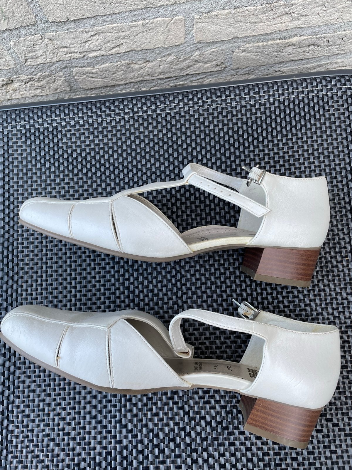 Crèmekleurige schoenen, maat 39/40, nieuw in doos, Kleding | Dames, Ophalen, Nieuw, Beige, Schoenen met lage hakken