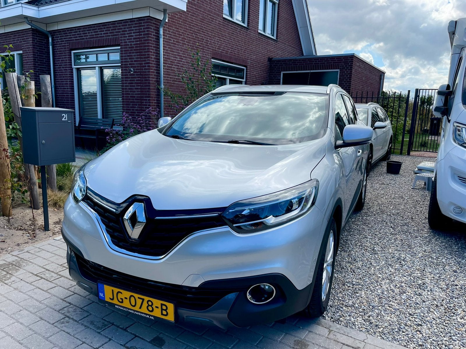 Bijna Nieuwe Renault Kadjar 1.2 TCE  Grijsmet, Voorwielaandrijving, Kadjar, Navigatiesysteem, 1281 kg