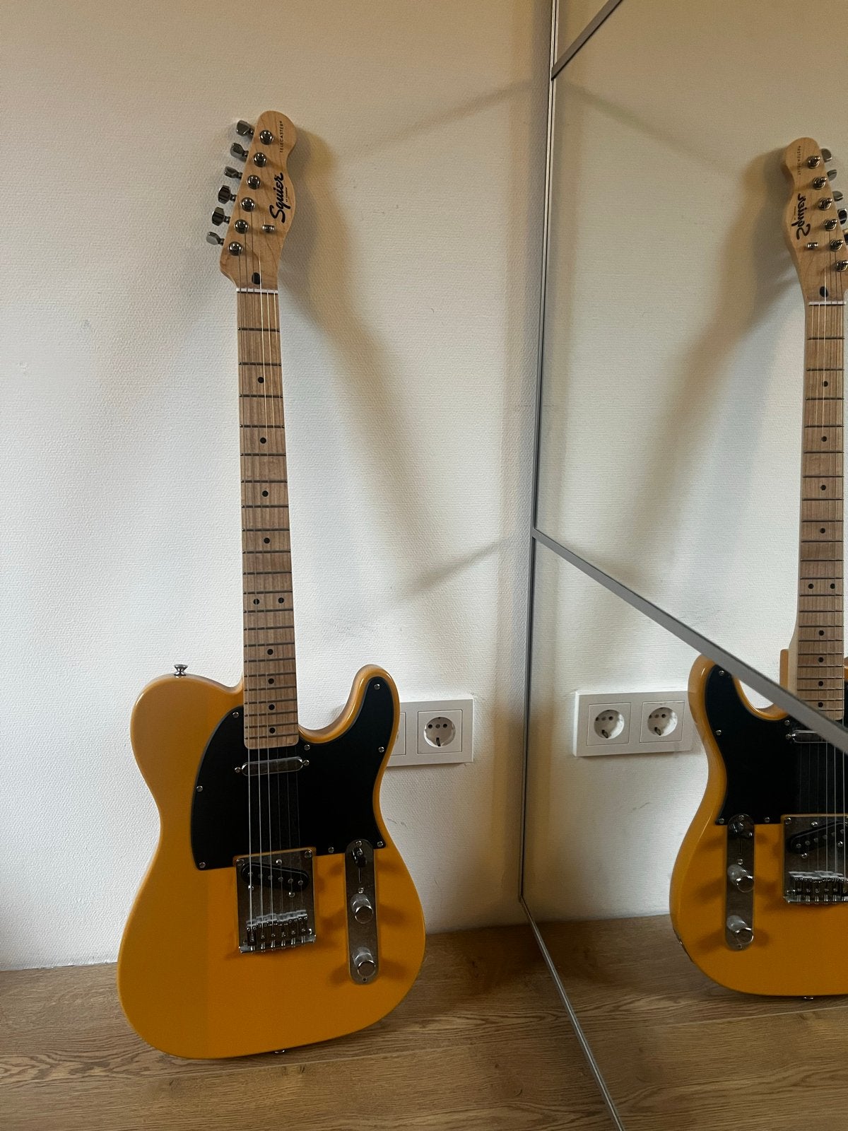 Squier Telecaster (met optionele Nux Mighty Lite versterker), Met versterker, Zo goed als nieuw, Solid body, Ophalen