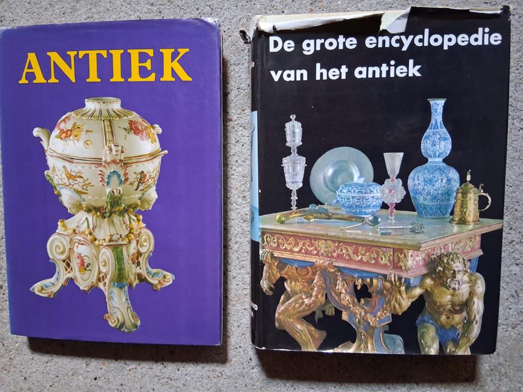 2 Boeken over antiek, Antiek en Kunst, Antiek | Boeken en Bijbels, Ophalen of Verzenden