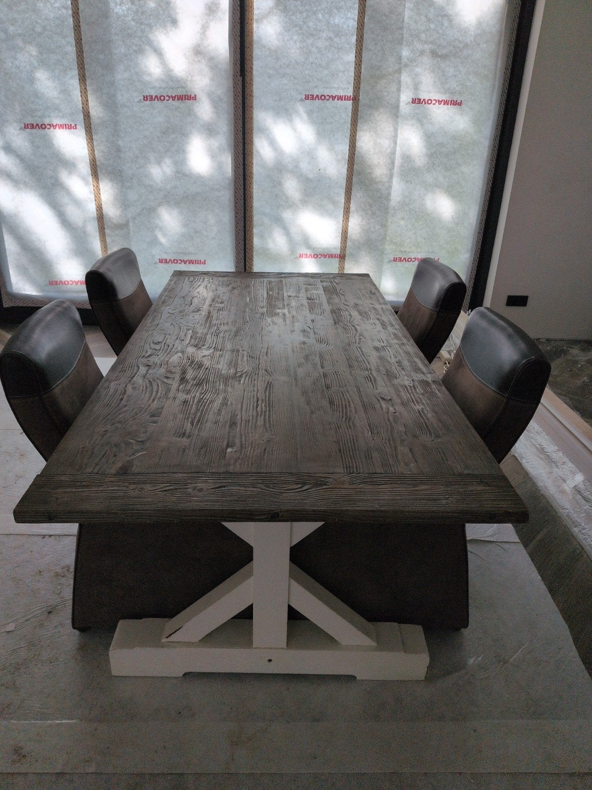 Robuuste eettafel + stoelen met houten blad en wit onderstel, Huis en Inrichting, Tafels | Eettafels, 100 tot 150 cm, Landelijk, Robuust