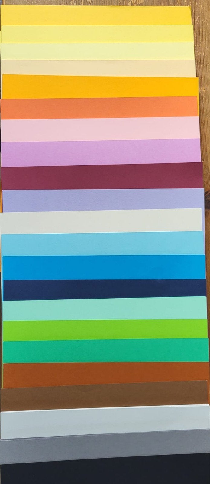 75 vellen gekleurd karton 40x40 cm in 22 kleuren, Nieuw, Meerkleurig, Ophalen of Verzenden, Papier of Karton