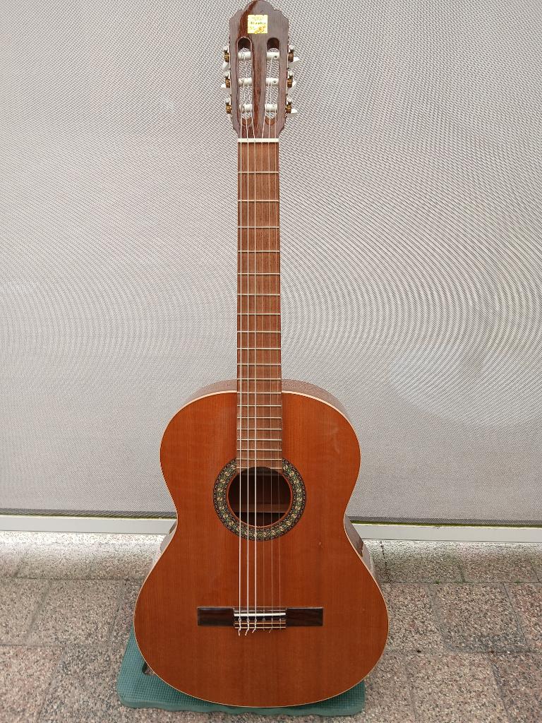 Gitaar Alhambra akoestisch/klassiek, Muziek en Instrumenten, Snaarinstrumenten | Gitaren | Akoestisch, Ophalen, Zo goed als nieuw