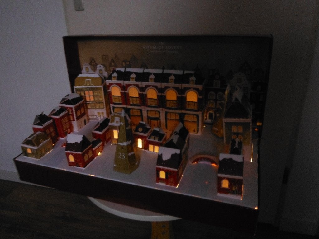 lege maar sfeervolle Rituals adventskalender met lichtjes, Diversen, Verzenden, Zo goed als nieuw