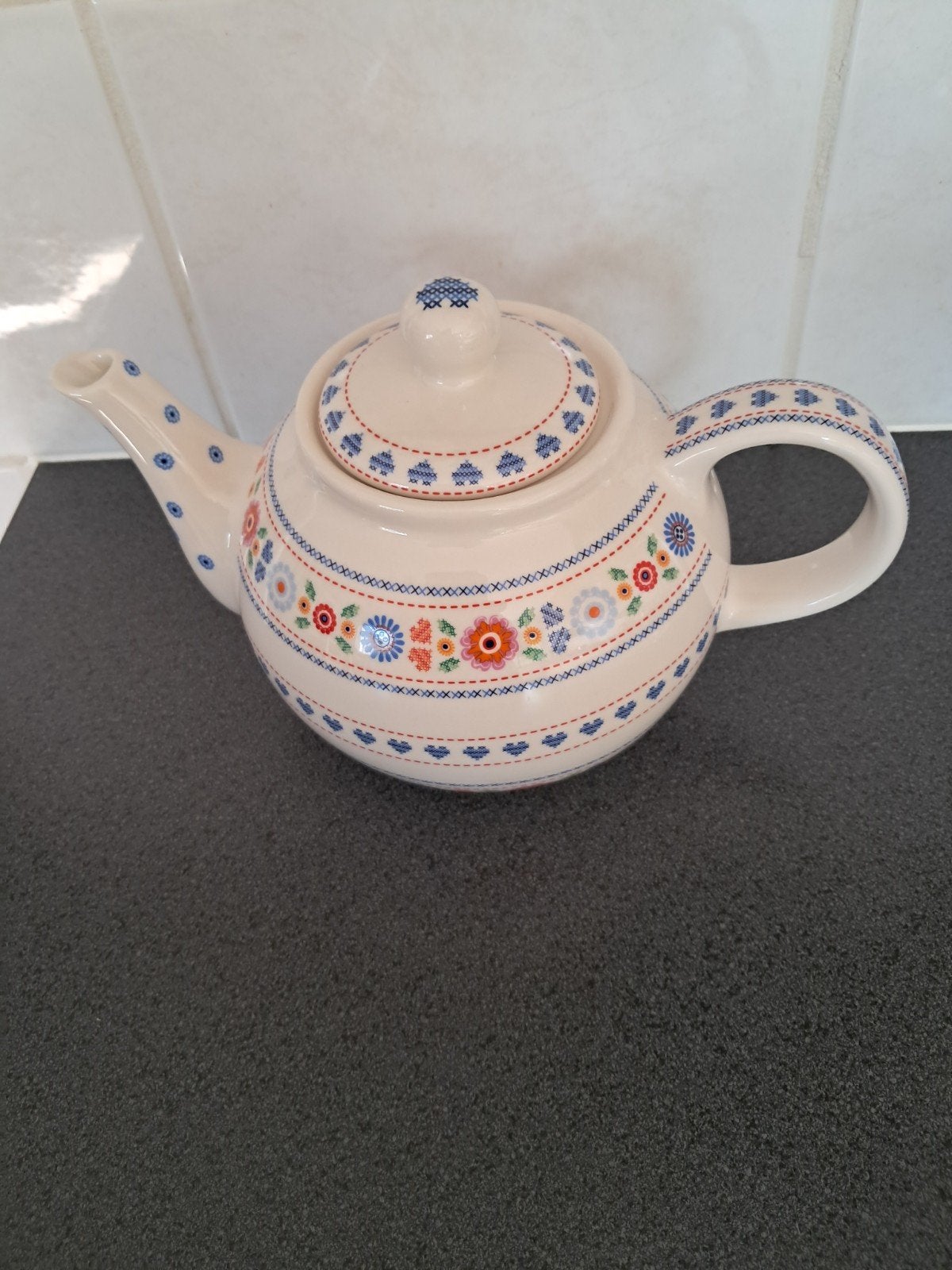 Kakelbont Theepot - Zo goed als nieuw, Theepot/fluitketel, Ophalen of Verzenden, Zo goed als nieuw, Steen/keramiek