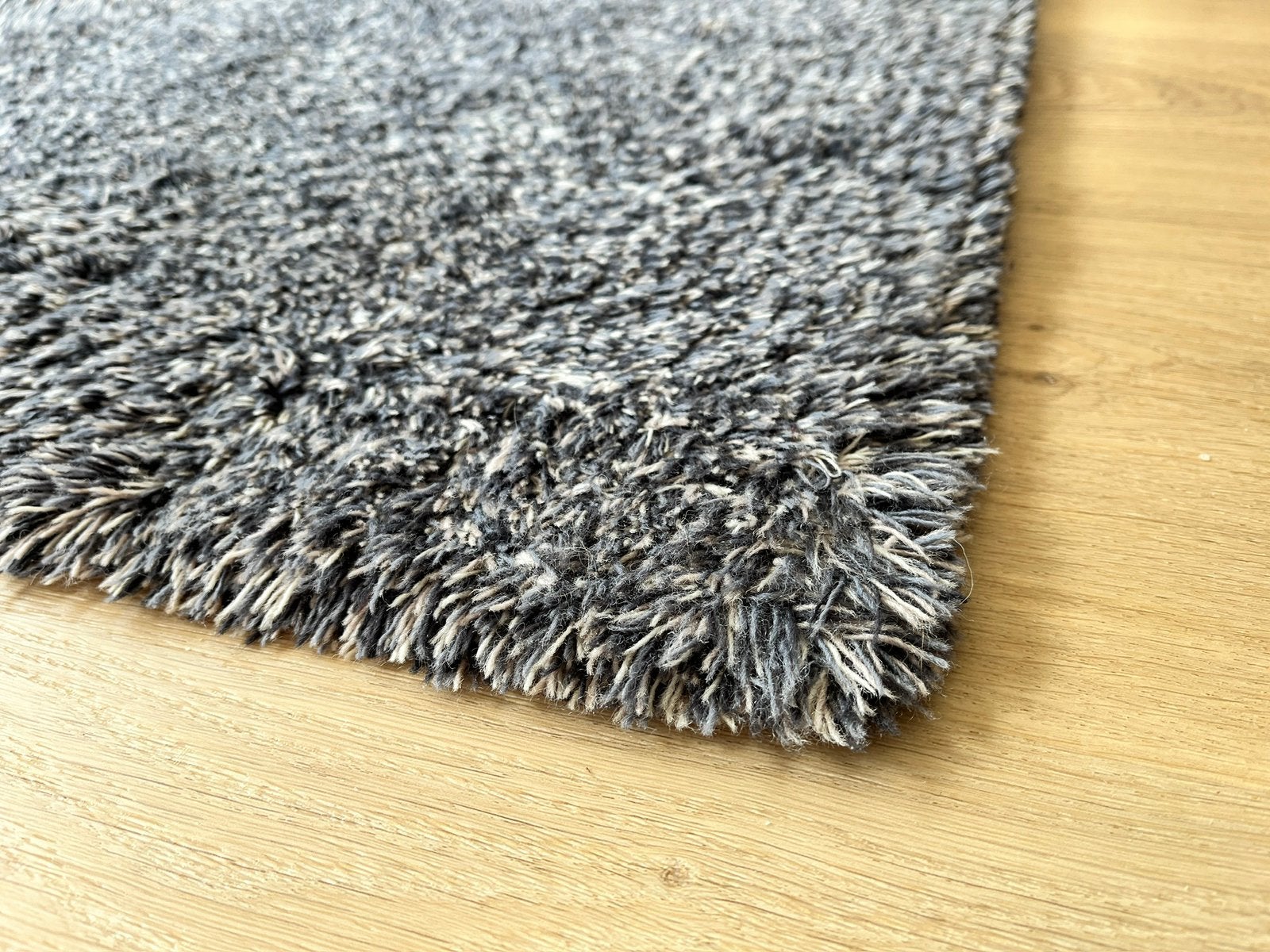 Mooi groot vloerkleed in een luxe wolmix., Gebruikt, Zwart, Vierkant, 200 cm of meer