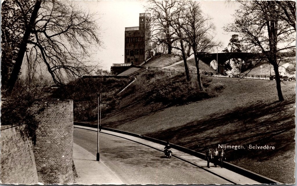 Nijmegen - 12 oude ansichtkaarten Belvédère XII, Verzamelen, Ansichtkaarten | Nederland, Verzenden, 1960 tot 1980, Gelopen, Gelderland