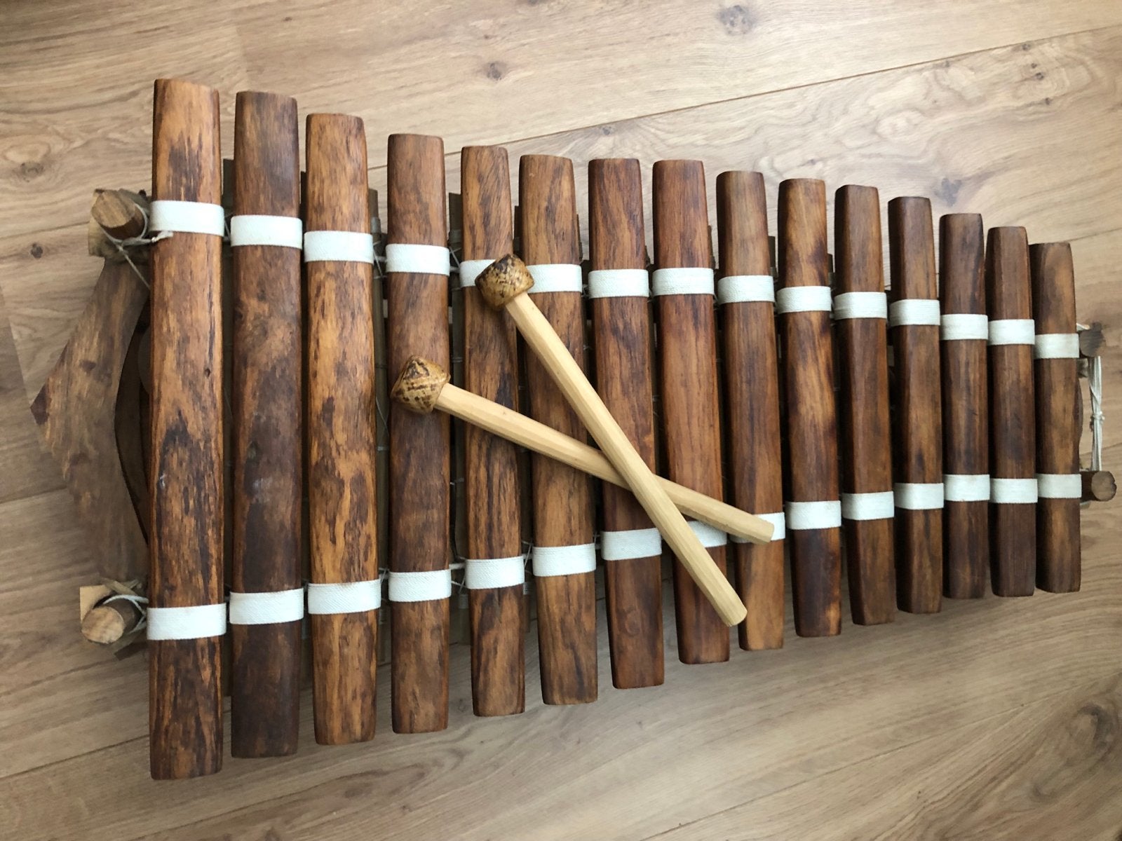 Houten Balafoon met Stokken - Handgemaakt Muziekinstrument, Ophalen, Gebruikt