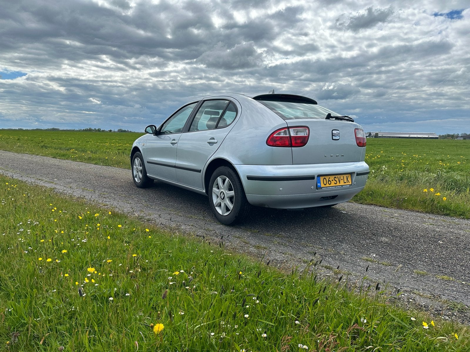 Seat Leon 1.6 16V 77KW 2006 Grijs, Auto's, Seat, Voorwielaandrijving, Stof, 4 cilinders, Leon