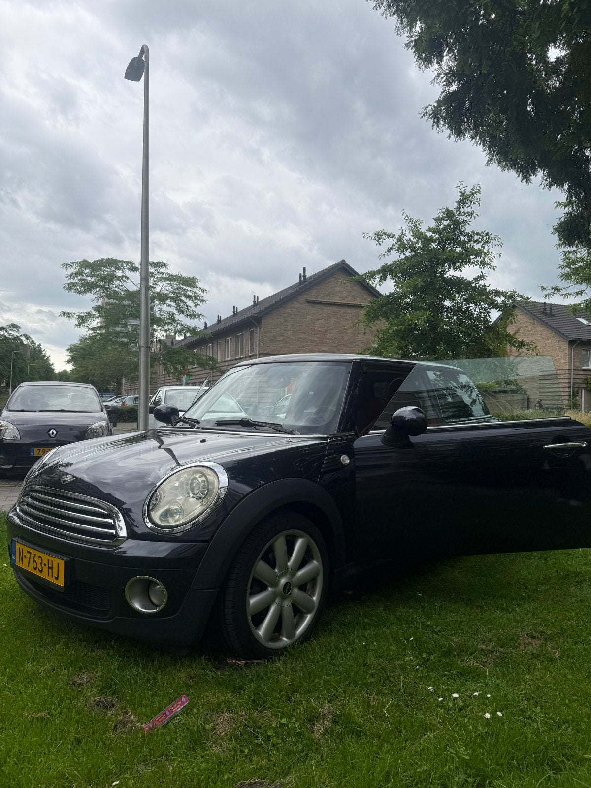 Mini 1.6 Cooper 2007 Zwart apk 2027 5 mei, Auto's, Voorwielaandrijving, 750 kg, 4 cilinders, 4 stoelen