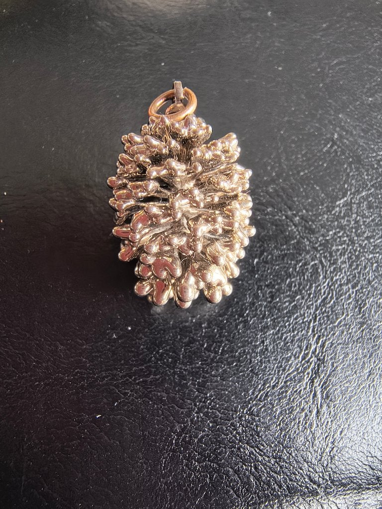 Vintage zilveren hanger Dennenappel, Ophalen of Verzenden, Zo goed als nieuw, Bloem of Plant, Zilver