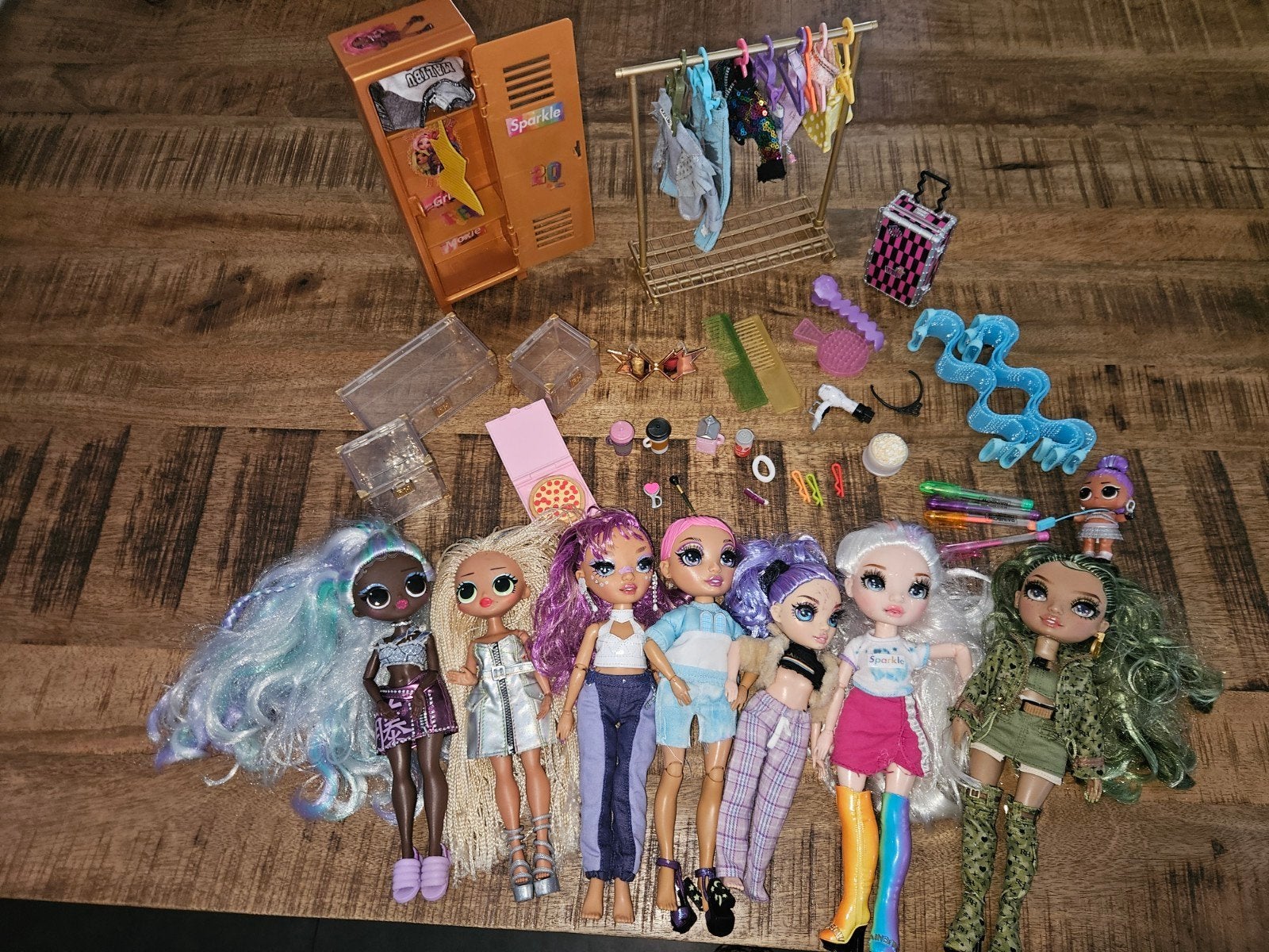 Rainbow High en NaNaNa Surprise poppen met accessoires, Ophalen of Verzenden, Gebruikt, Overige typen