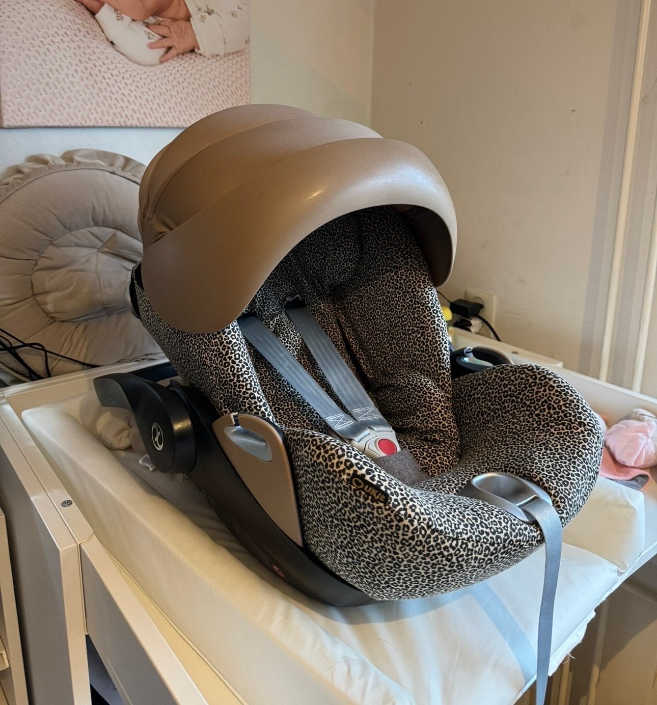 Cybex Cloud autostoel met panterprint bekleding en isofix, Autogordel of Isofix, Gebruikt, Slaapstand, 0 t/m 13 kg