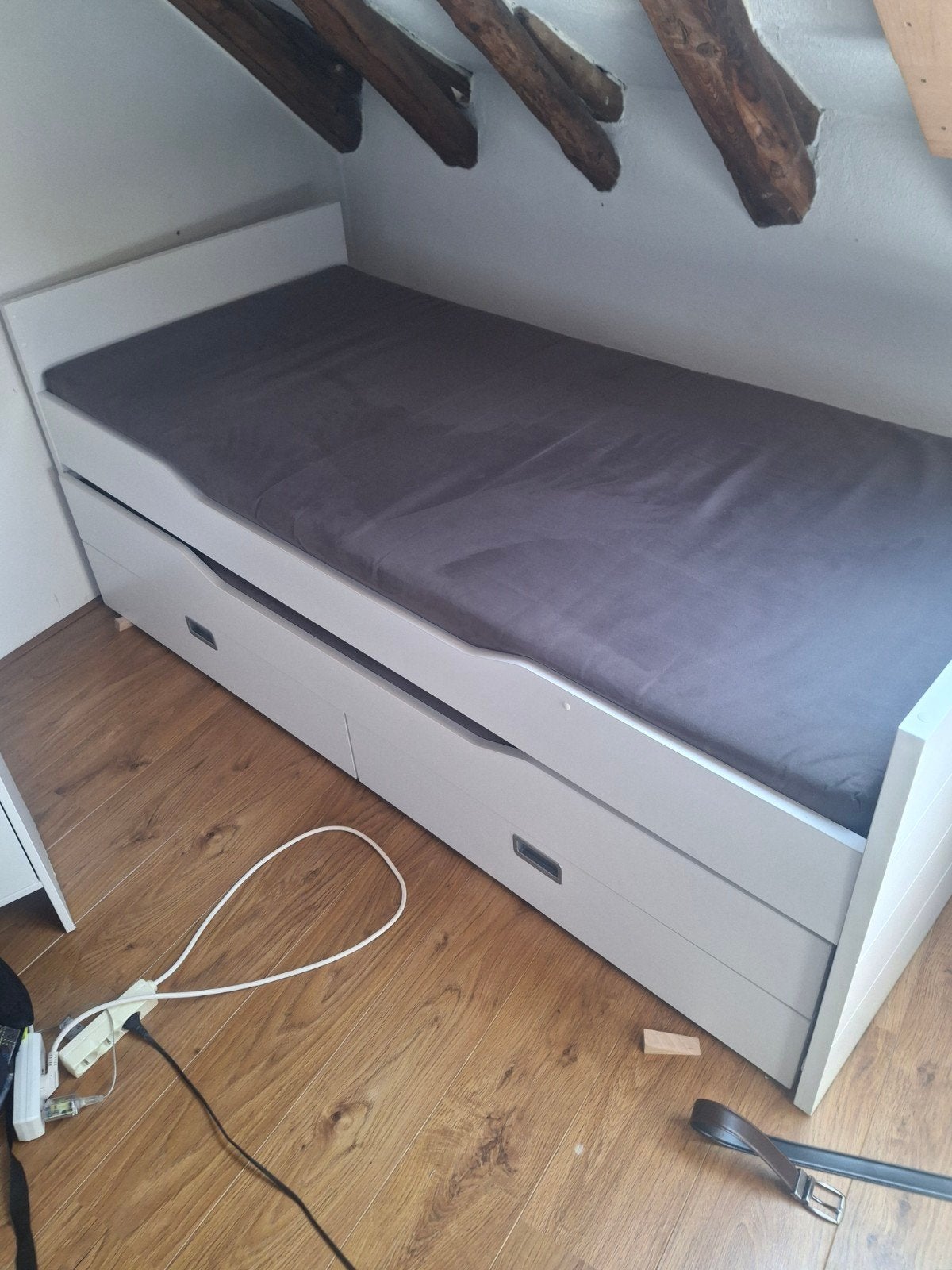 IKEA uitschuifbed met lades, Huis en Inrichting, Slaapkamer | Bedden, Ophalen, Verstelbaar, 90 cm, Eenpersoons