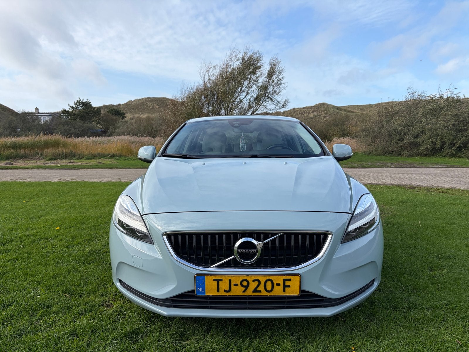 Volvo V40 1.5 T2 NL AUTO Automaat 2018 Trekhaak stoelverwarm, Auto's, 1498 cc, Beige, 700 kg, Blauw