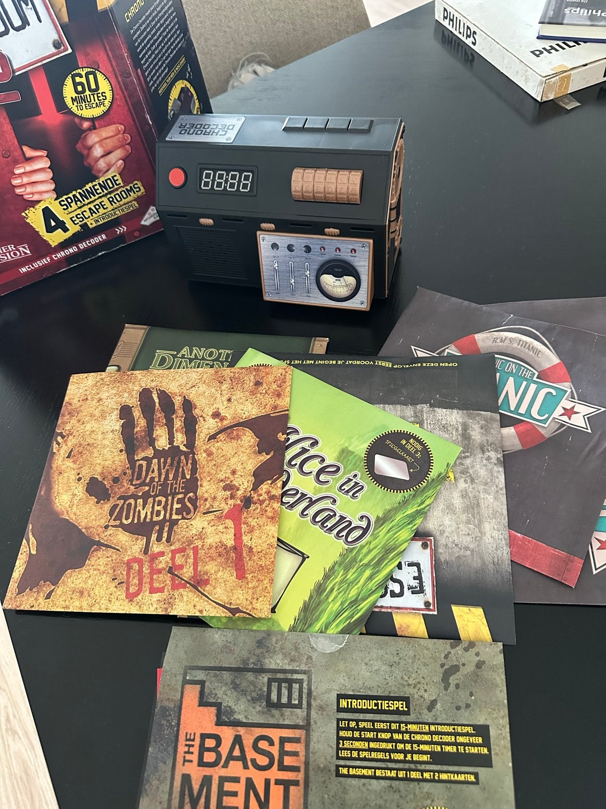 Escape Room The Game 2 + Chrono Decoder & 4 Escape Rooms, Drie of vier spelers, Ophalen, Zo goed als nieuw