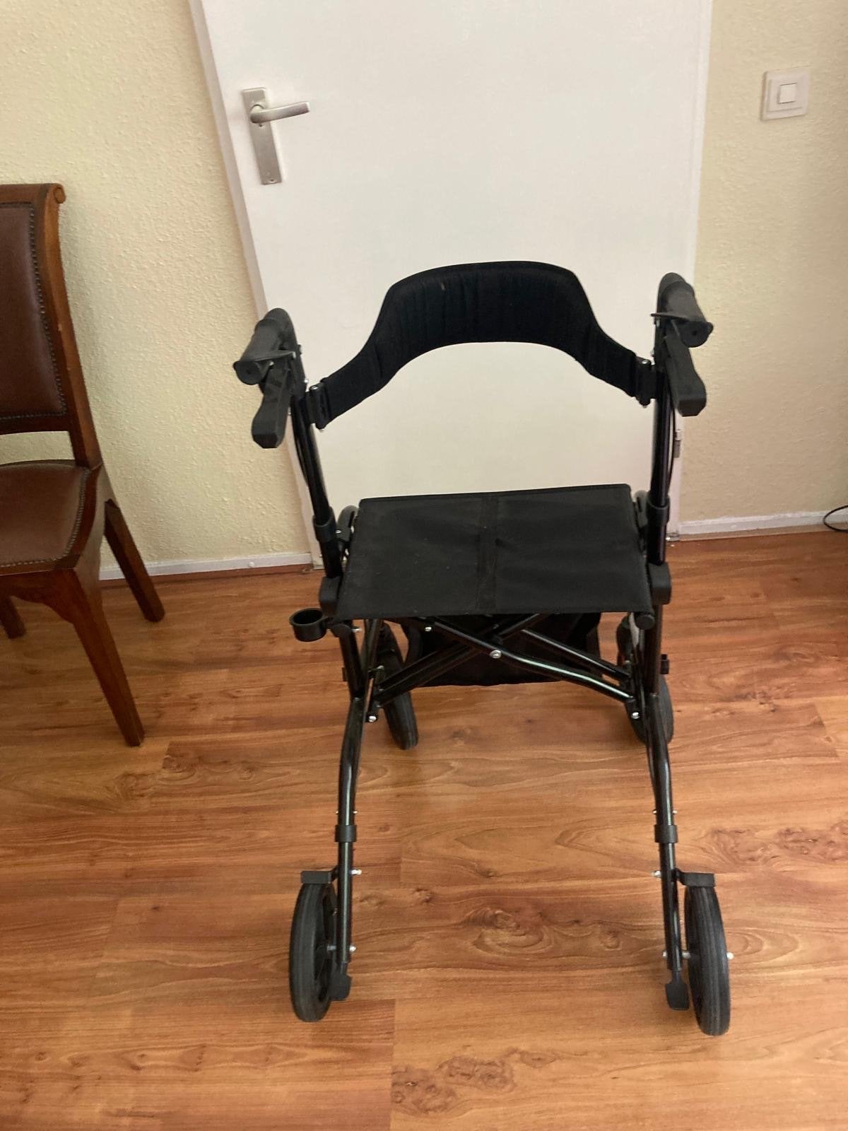 Rollator - ook te gebruiken als rolstoel., Diversen, Rollators, Ophalen, Zo goed als nieuw