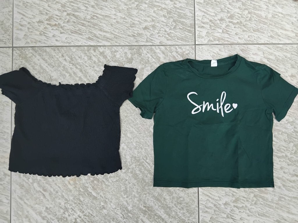 Set 2 topjes groen + zwart shirts maat 140 t-shirts, Ophalen of Verzenden, Zo goed als nieuw, Meisje, Shirt of Longsleeve