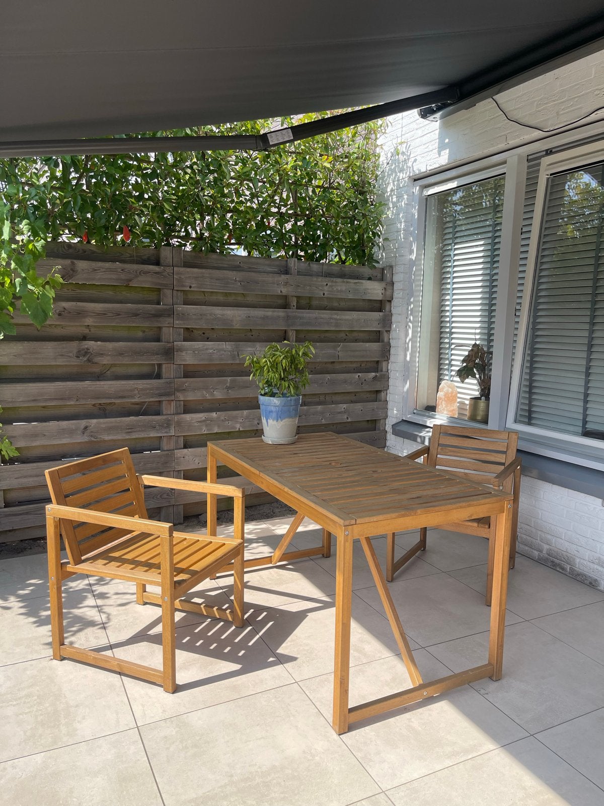 Leuke houten tuintafel met 2 stoelen, Tuin en Terras, Ophalen, Gebruikt, Rechthoekig, Hout