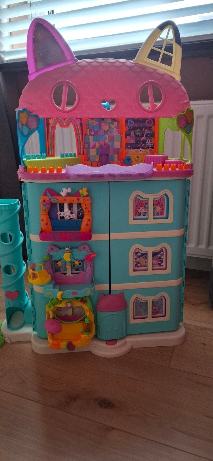 Gaby poppenhuis, boot, kleedkamer, zwembad, boom., Ophalen, Poppenhuis