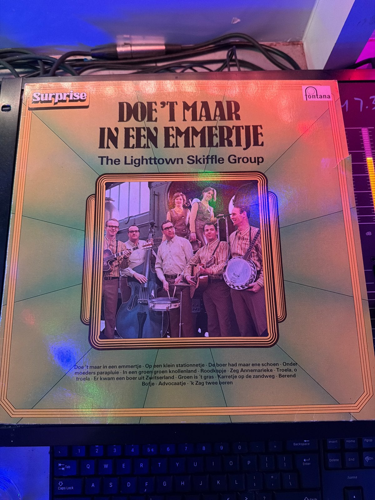 The Lighttown Skiffle Group - Doe't Maar In Een Emmertje, Ophalen of Verzenden, Gebruikt, 12 inch, Volksmuziek