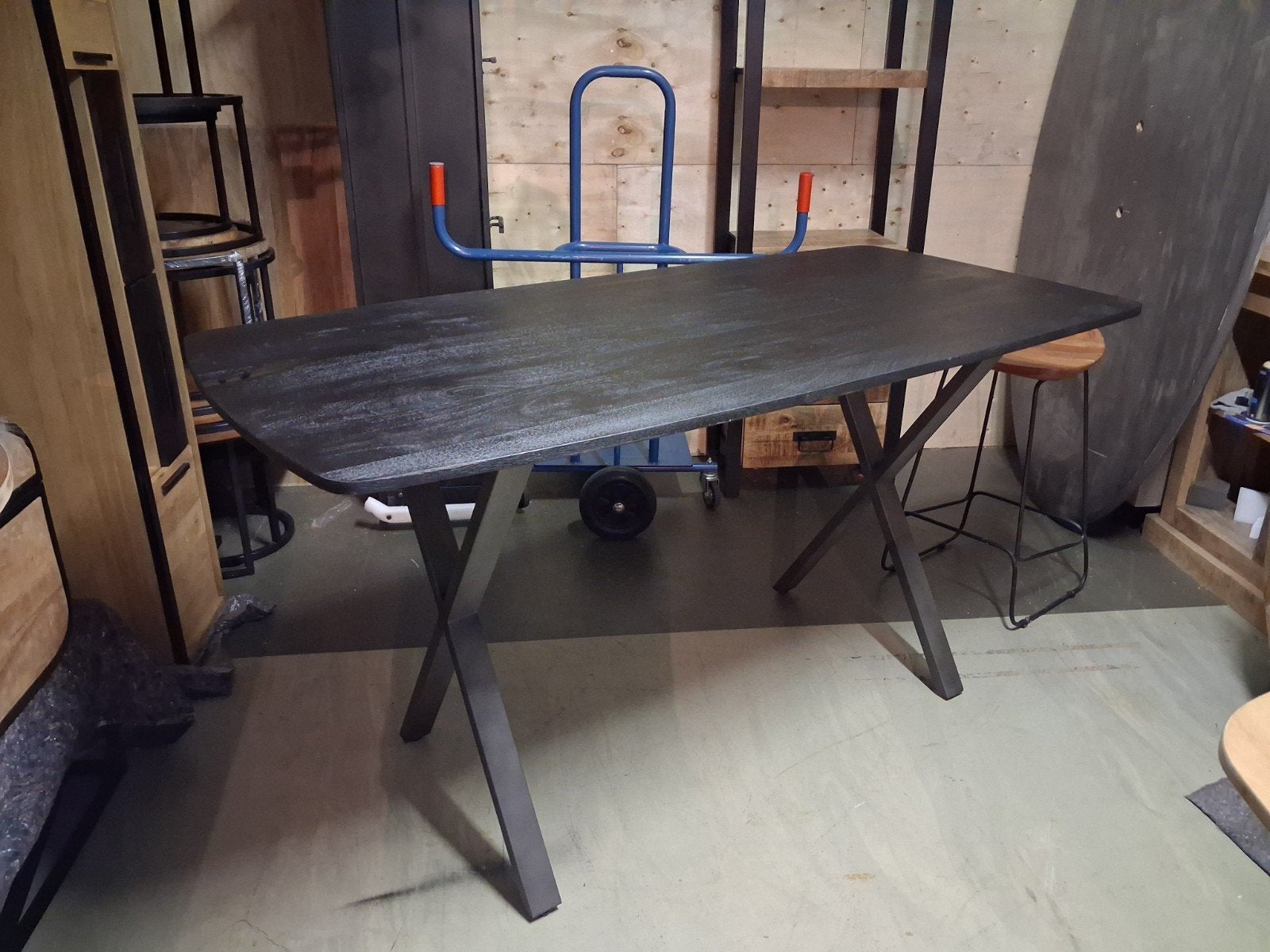 bartafel mangohout zwart., Huis en Inrichting, Ophalen, 50 tot 100 cm, Zo goed als nieuw, Vijf personen of meer