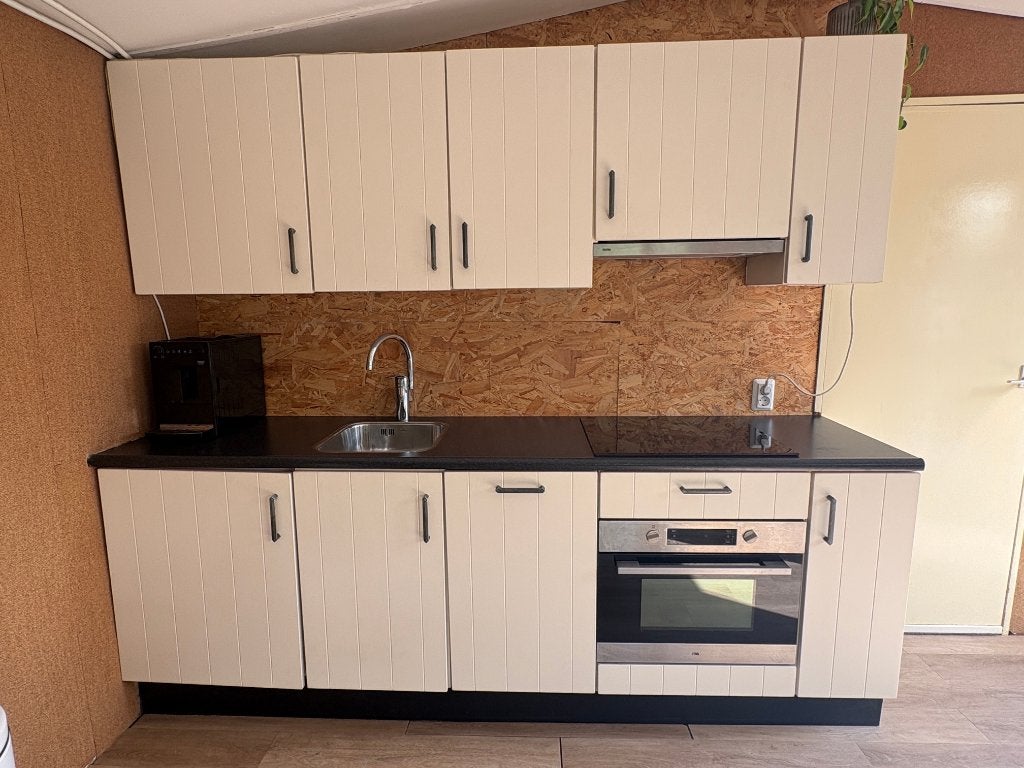 Keuken roomwit 3 jaar oud met ETNA/Bosch apparatuur