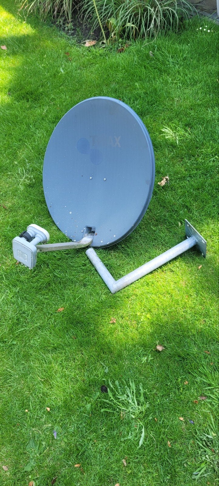 Schotelantenne met LNB - Gebruikt, Ophalen, Gebruikt, (Schotel)antenne, Overige merken