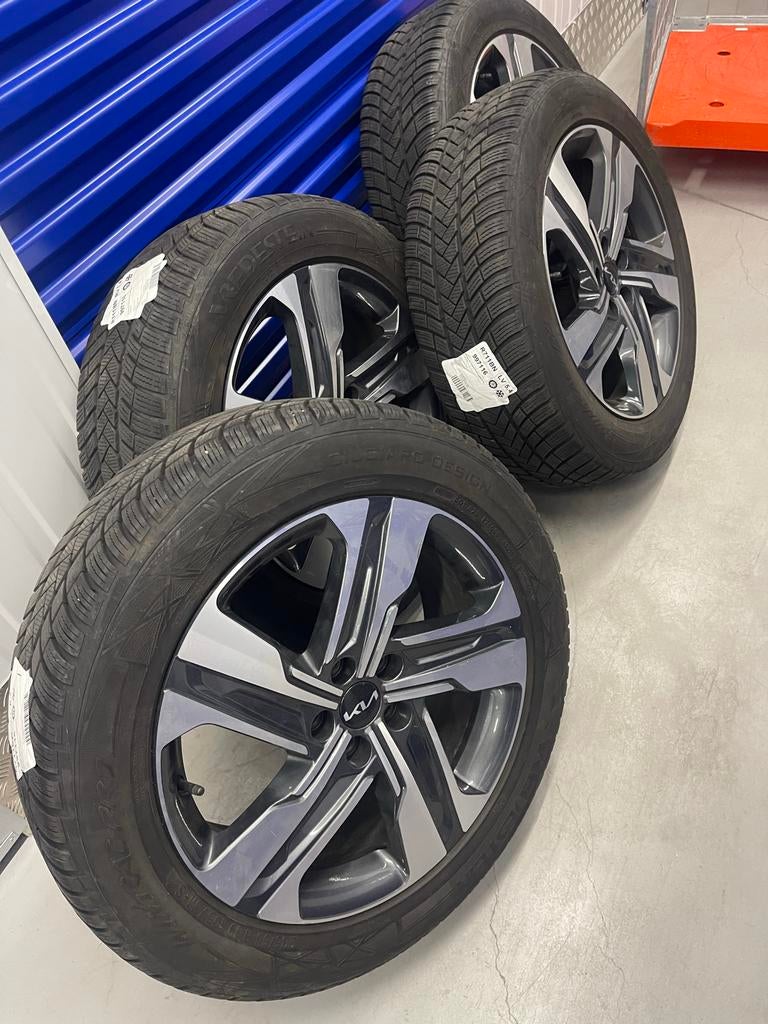 Kia Sorento MQ4 (oa)Velgen met Vredestein Winterband 235/55, Auto-onderdelen, Banden en Velgen, 19 inch, Gebruikt, Banden en Velgen