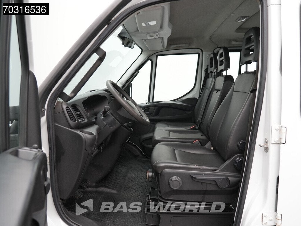 Iveco Daily 35C15 3.0L 150PK Euro6 Dubbellucht Dubbel Cabine, Auto's, Gebruikt, Euro 6, 4 cilinders, 7 stoelen