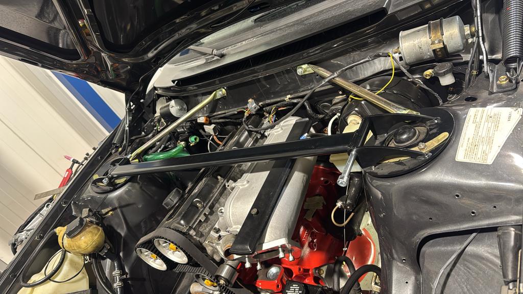 Veerpootbrug Volvo 240 - Verhoogt stijfheid chassis, Auto-onderdelen, Ophalen of Verzenden, Nieuw, Volvo