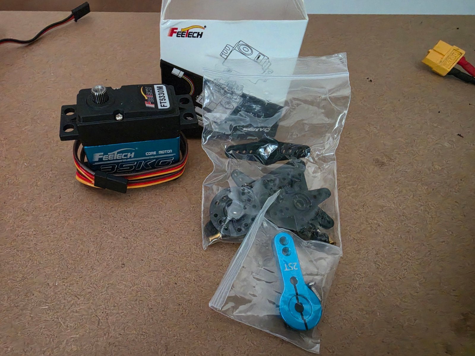 feetech servo 35KG nieuw, Elektro, Nieuw, Ophalen of Verzenden, Onderdeel