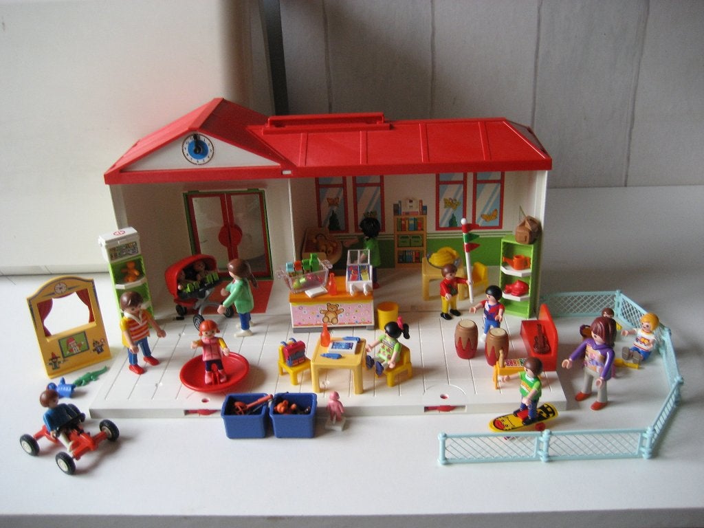playmobil meeneem kinderdagverblijf met veel extra's, Ophalen of Verzenden, Zo goed als nieuw