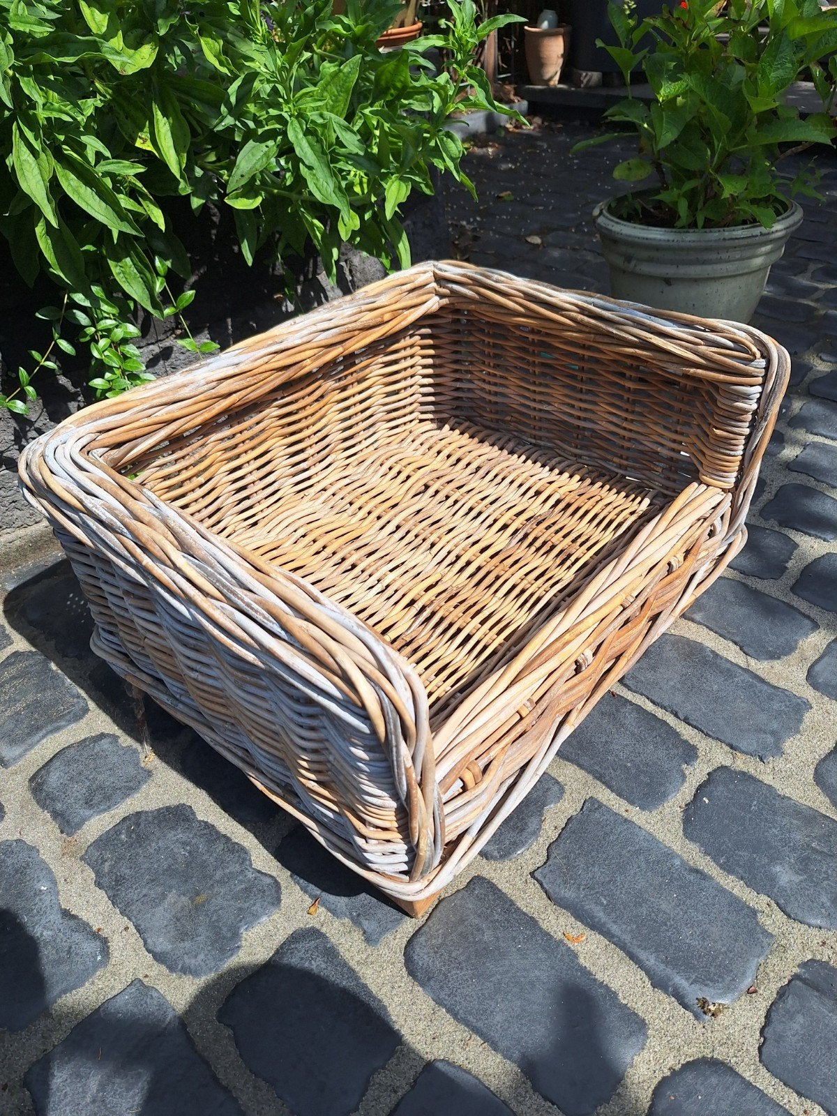 Leuke rieten hondenmand, 60 cm breed,40 diep  en  35 hoog, Dieren en Toebehoren, Ophalen, Gebruikt, Riet
