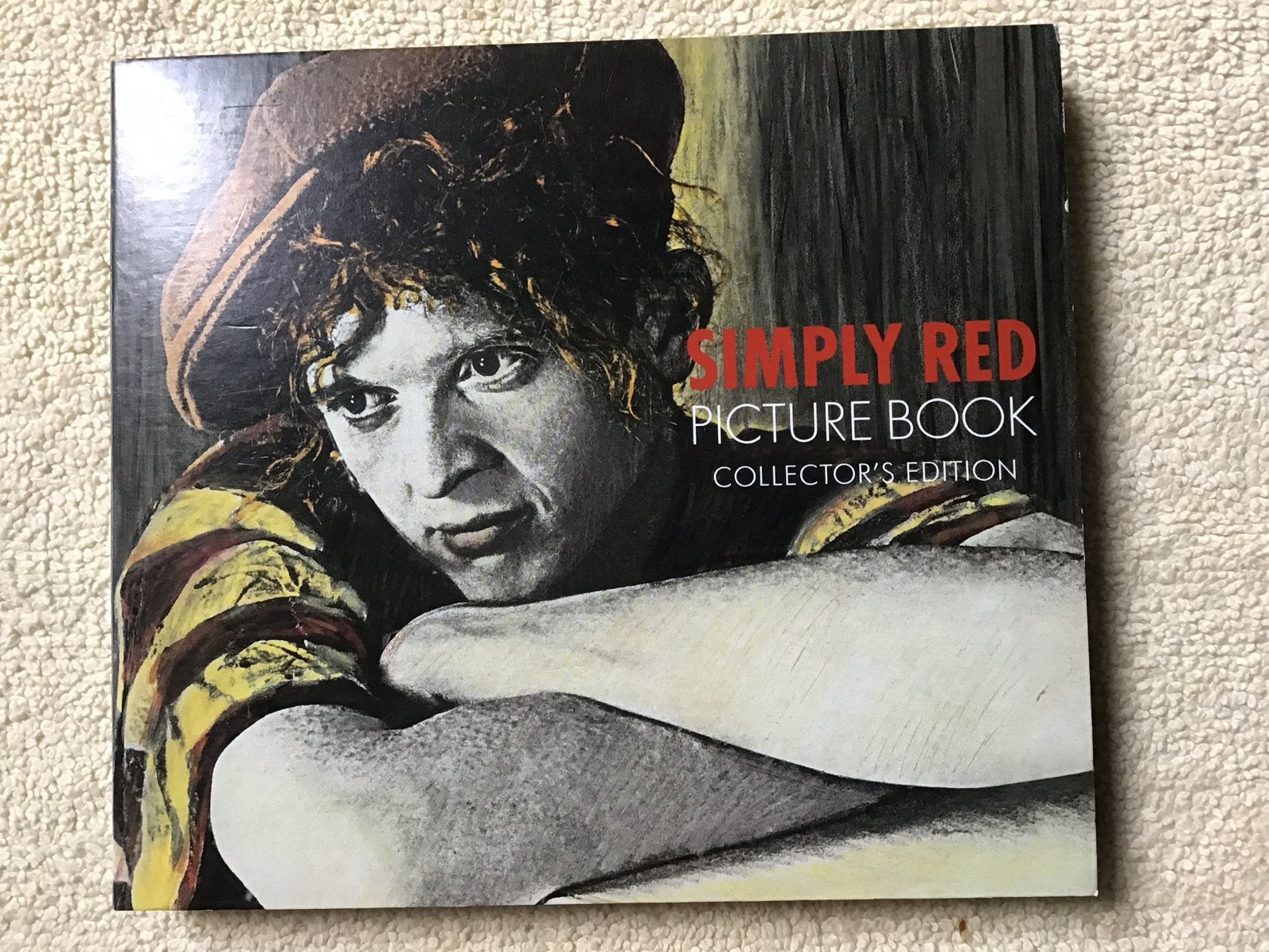 Simply red, Picture book., Ophalen, Zo goed als nieuw