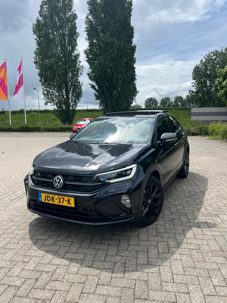 Volkswagen Taigo 1.5 TSI 3x R-line DSG PANO IQ CAMERA, Auto's, Lichtsensor, 1498 cc, 4 cilinders, Zwart