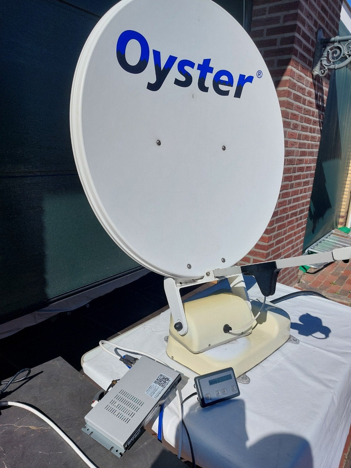 Oyster schotel v 5  volautomatispch met alle kabels, Ophalen of Verzenden