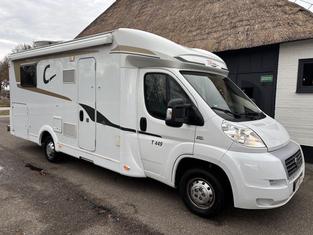 Carado T449 (2014) Zeer ruim - 130pk - Queensbed, Caravans en Kamperen, Campers, Koelkast, Ringverwarming, Fiat, Tot en met 2