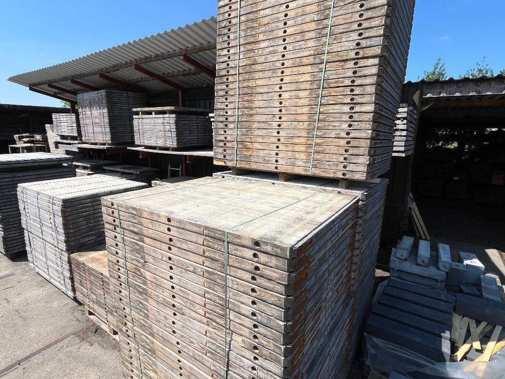 Steenschotten 100 x 140 , circa 55mm dik met draadeinden, Ophalen of Verzenden, Gebruikt, Hout