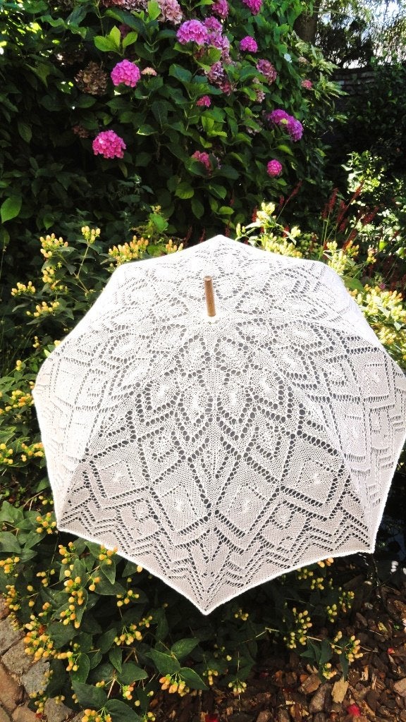 unieke paraplu/parasol / fijn breiwerk, Ophalen of Verzenden