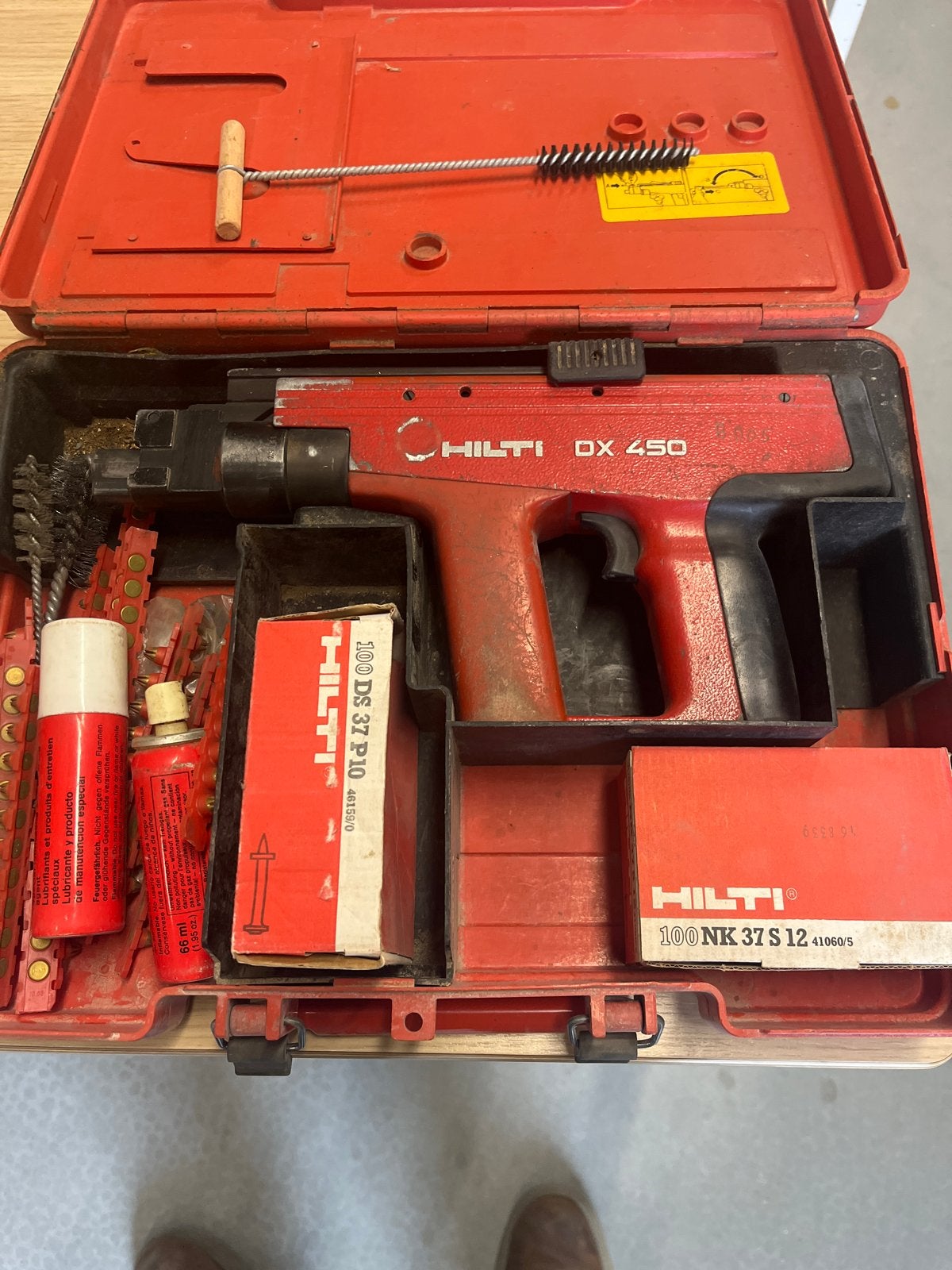 Hilti DX 450 Schiethamer met toebehoren en veel nagels, Ophalen of Verzenden, Gebruikt, Overige typen, Hilti