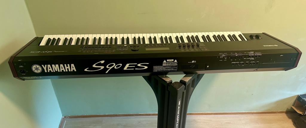 Yamaha S90 ES Synthesizer Workstation, Muziek en Instrumenten, Synthesizers, Ophalen, Gebruikt, 88 toetsen, Yamaha