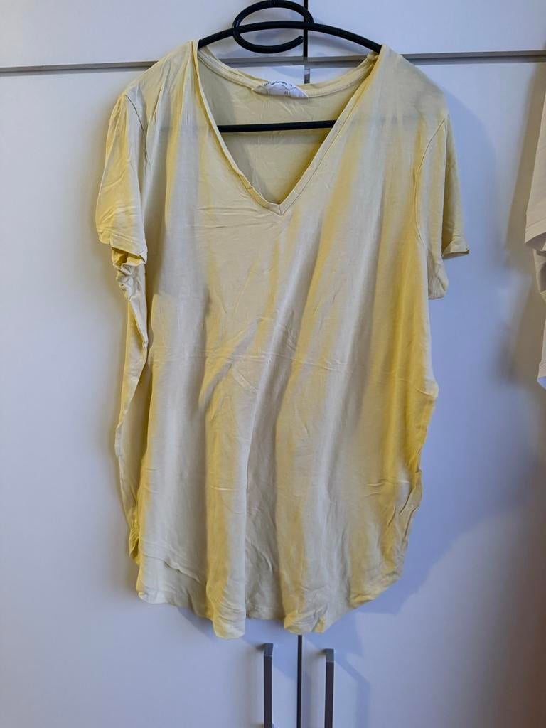Primark geel T-shirt met V-hals, maat M, Maat 38/40 (M), Geel, Ophalen of Verzenden, Korte mouw