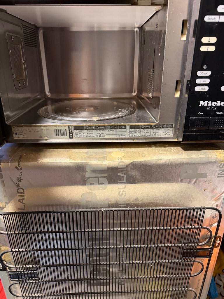 Miele M 732 magnetron, Witgoed en Apparatuur, Magnetrons, Gebruikt, Vrijstaand, Magnetron, 45 tot 60 cm, Draaiplateau, Ophalen of Verzenden