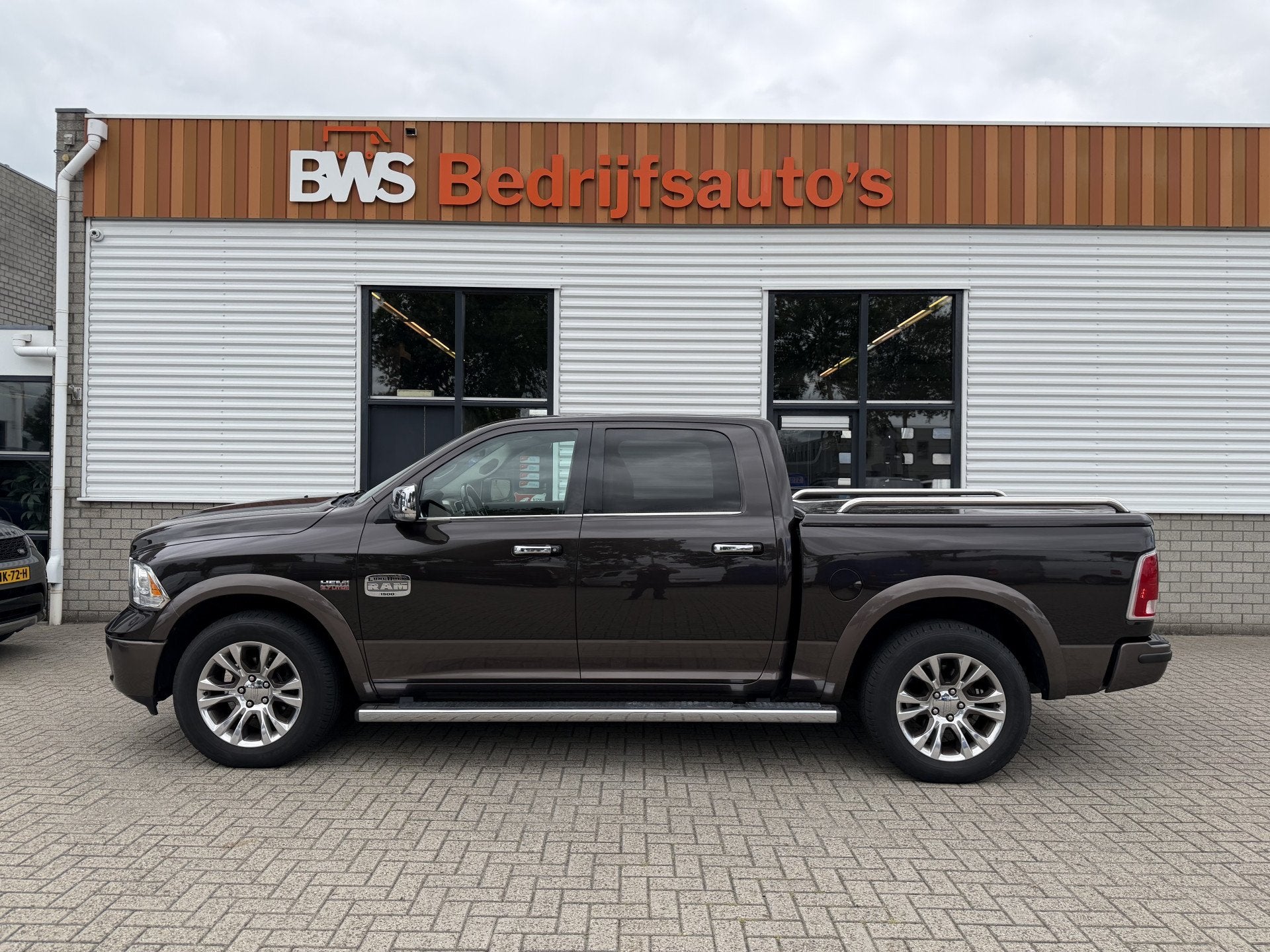 Dodge Ram 1500 5.7 V8 4x4 Crew Cab 5'7 Longhorn Laramie / va, Auto's, Dodge, Automaat, Lichtsensor, Gebruikt, 5654 cc